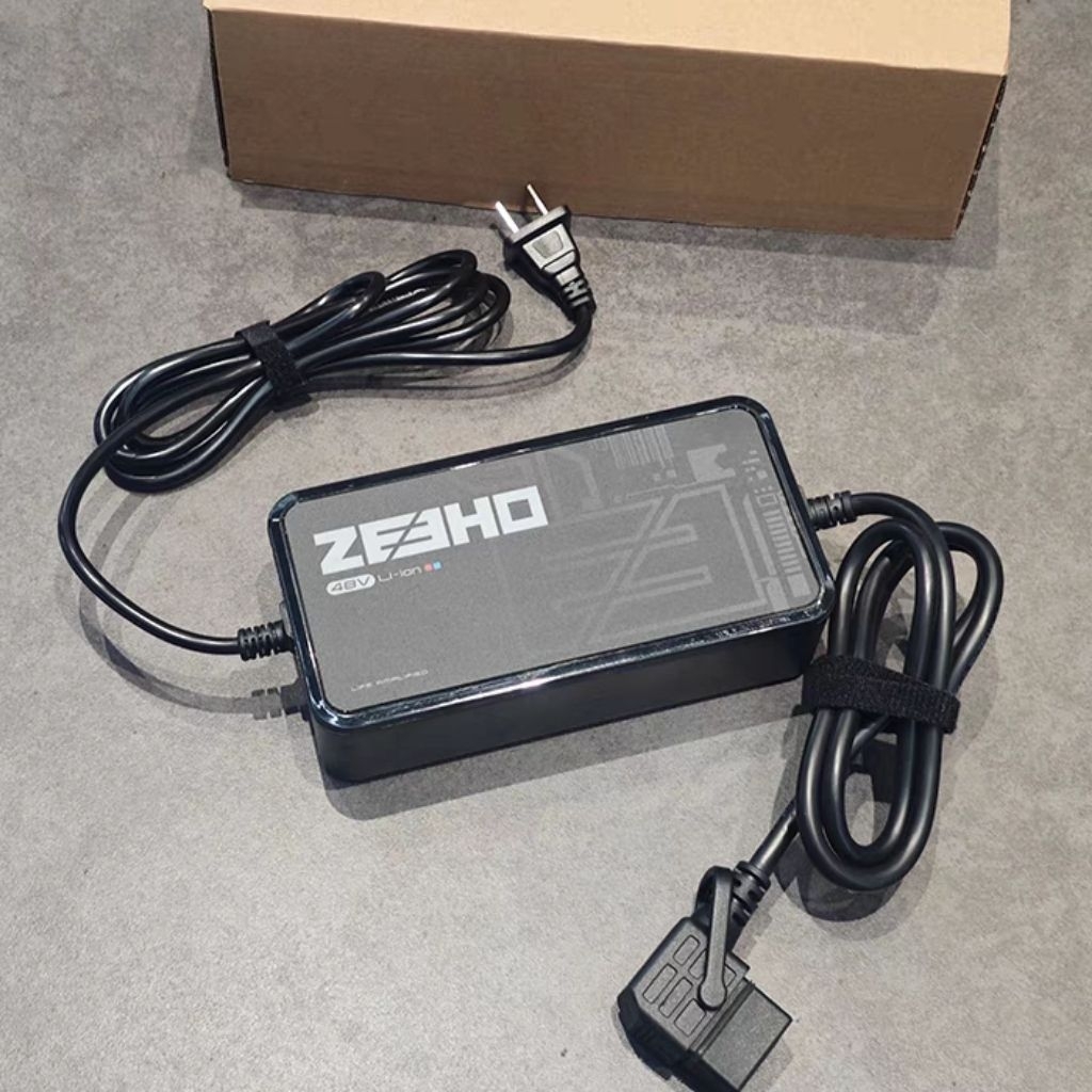 เครื่องชาร์จแบต ZEEHO AE2