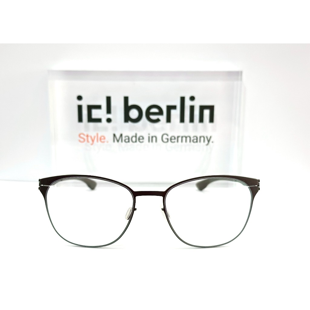 IC Berlin Ludmila l.teak