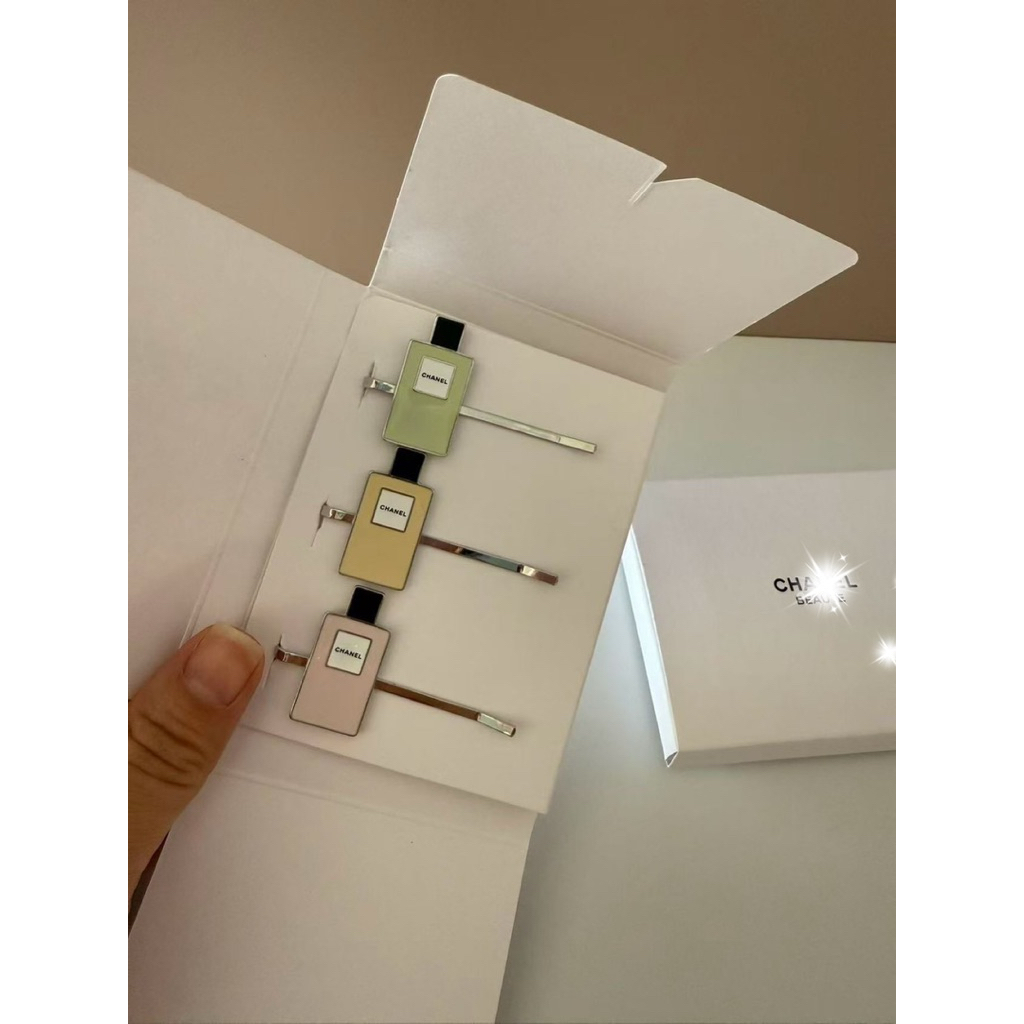 กิ๊บติดผม CHN เคาน์เตอร์ของขวัญต่างประเทศ ได้3 ตัว สี เขียว/ชมพู/เหลือง มาพร้อมกล่อง