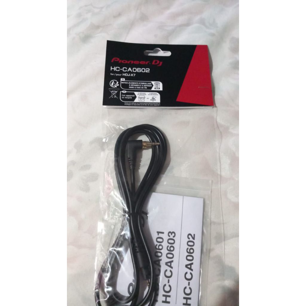 Pioneer DJ HC-CA0602HighlightsFor HDJ-X7 and HDJ-X5 HeadphonesCable Length: 5.2'FeaturesThe Pioneer 