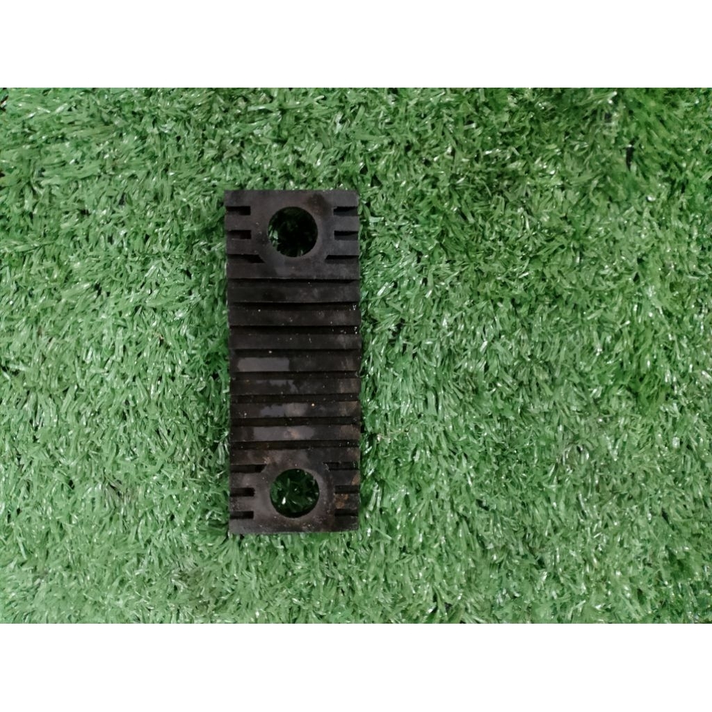 แผ่นยางรองถังน้ำมัน Zusuki คริสตัล 110แม้มือ2