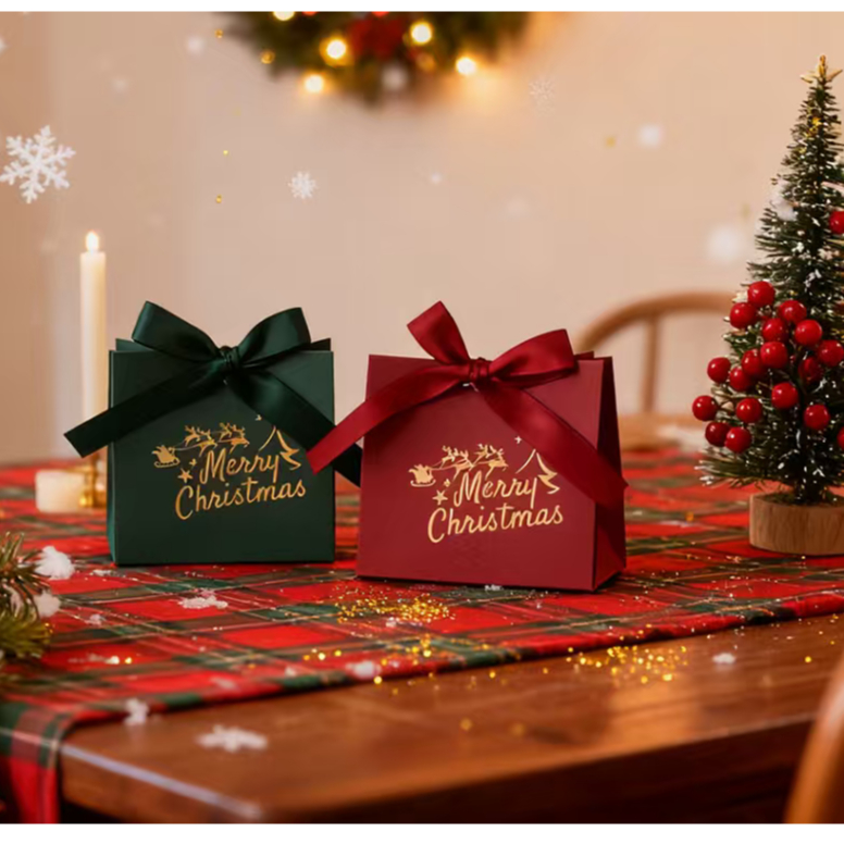 BAG (new) กล่องของขวัญ กล่องผูกโบว์น่ารัก ลายChristmas มีหลายสีให้เลือก พร้อมส่ง