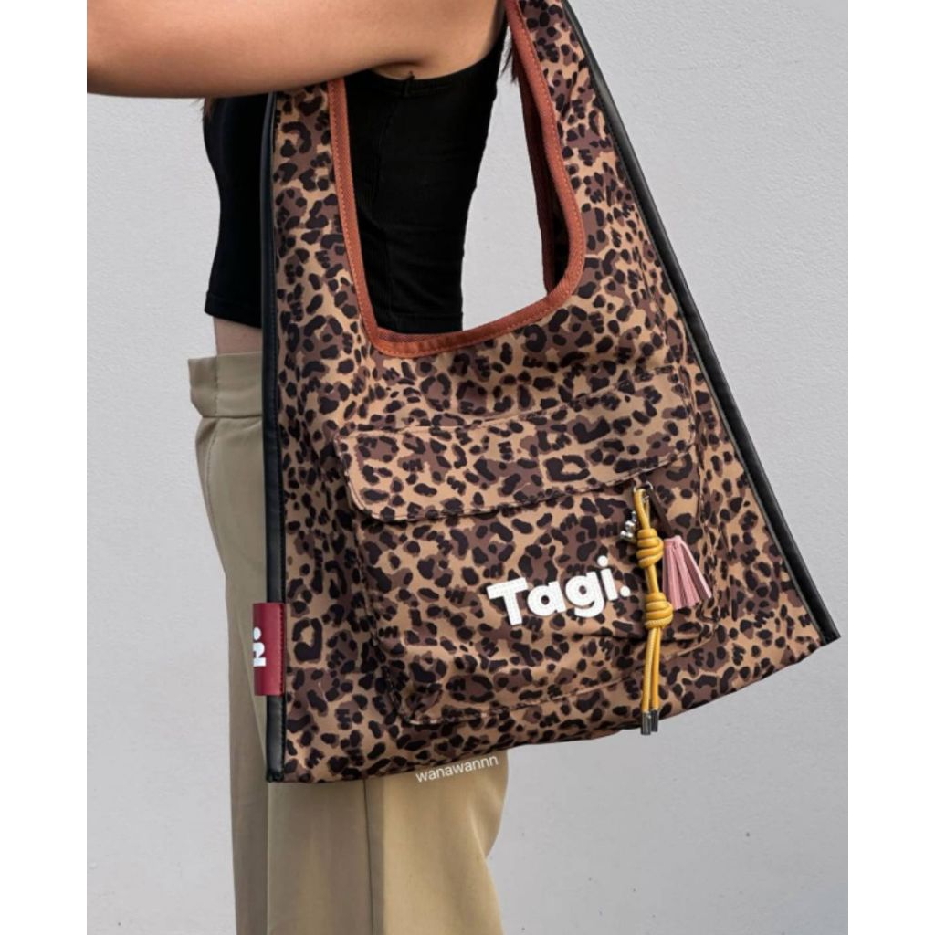 กระเป๋าสะพายข้าง Tagi Leopard แท้💯 🐆🐆🐆