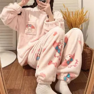 1668 E ชุดนอนผ้าขนแกะชุดนอนสาวไม่เกิน162CM ผ้านิ่ม อุ่นม๊ากกก ลวดลายน่ารัก สินค้าพร้อมส่งจากไทย