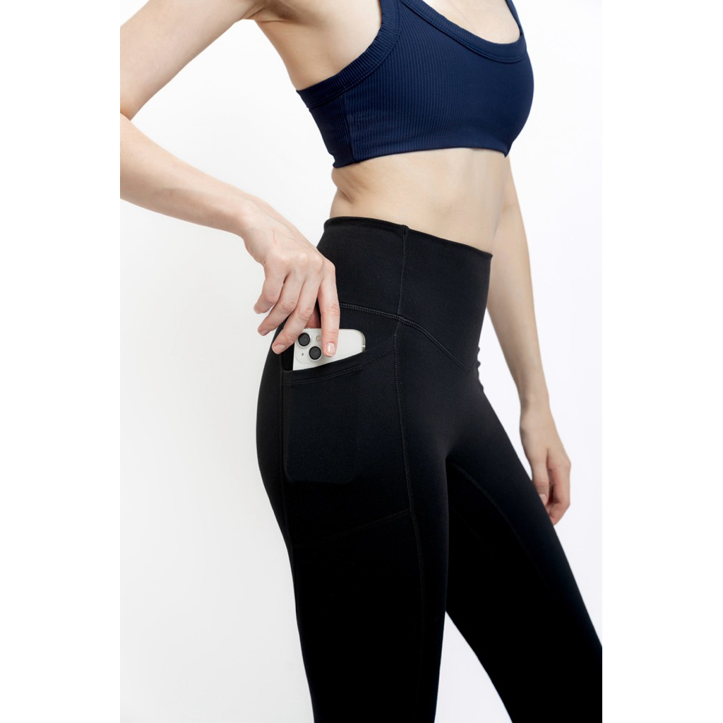 Harmoniq Base Legging. :  เลคกิ้งเบสิค (โปรดลด1ไซค์ จากปกติ) ที่ต้องมีทุกคนผ้านุ่มลื่น กระชับสัดส่วนมีกระเป๋าทั้งสองด้าน
