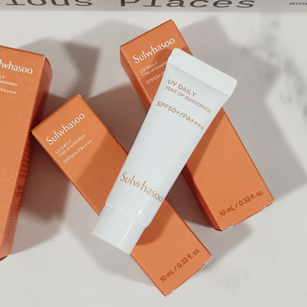 🔥สินค้าขายดี🔥 UV DAILY TONE UP SUNSCREENSPF 50+/PA++++ กันแดดที่เป็นเมคอัพเบสในตัว