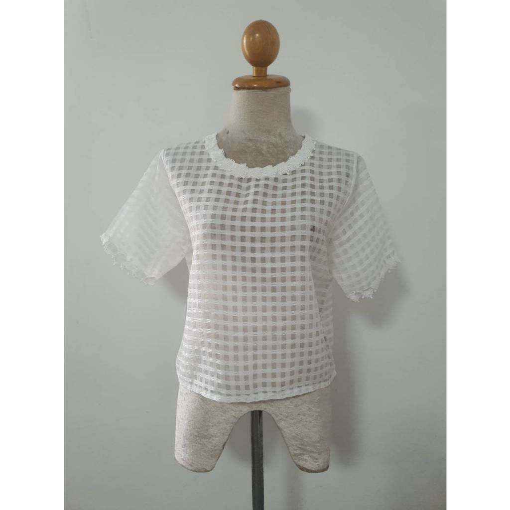 FF06740 เสื้อชีฟอง สีขาว มือสอง อก 37 นิ้ว