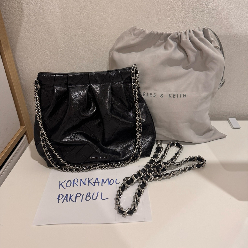 (ส่งต่อ) กระเป๋า Charles&Keith สายโซ่รุ่น Duo สีดำอะไหล่เงิน สภาพดีมากก