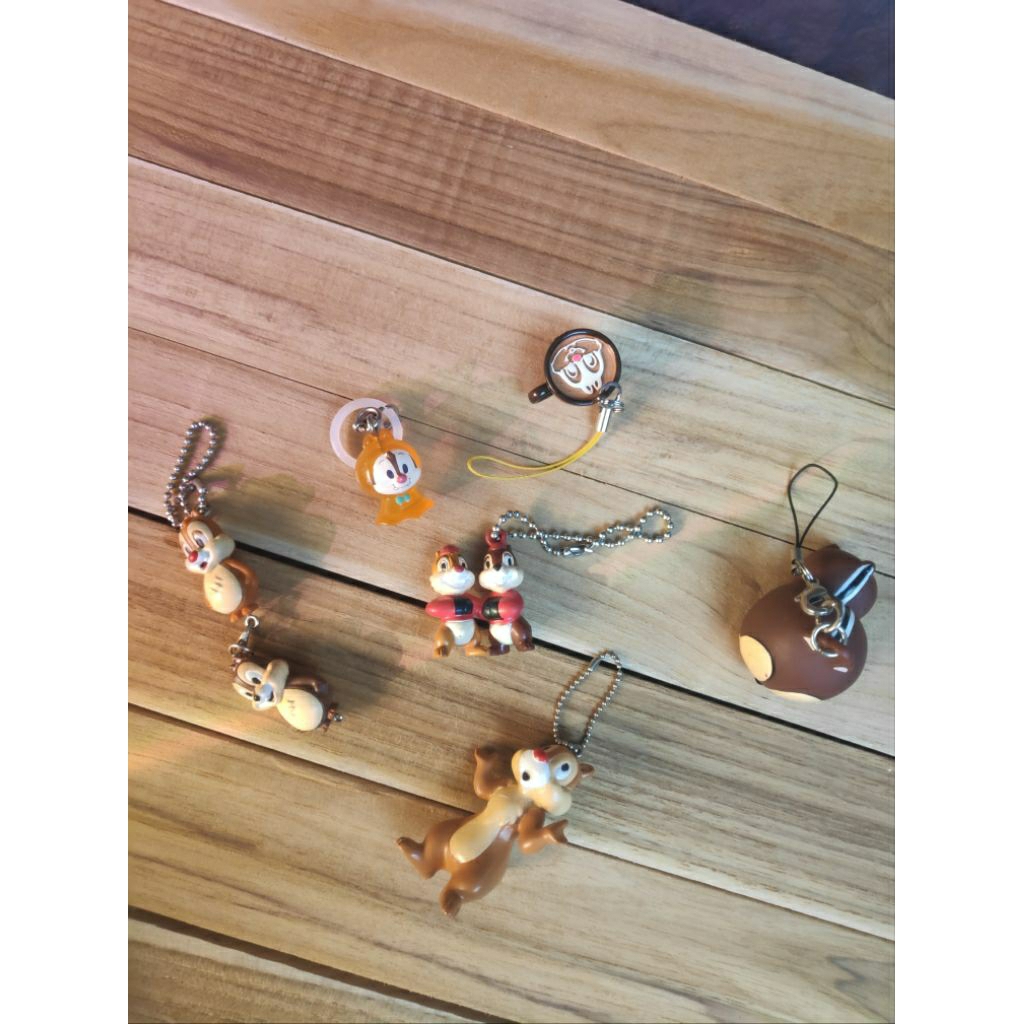 พวงกุญแจ Disney chip 'n dale แท้ มือสองจากญี่ปุ่น จากญี่ปุ่น ❤️ ของน่ารักมัก ไปไว ❤️