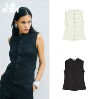STUDIO UNKNOWN -  Dean Round Neck Linen Vest เสื้อกั๊กคอกลมต…