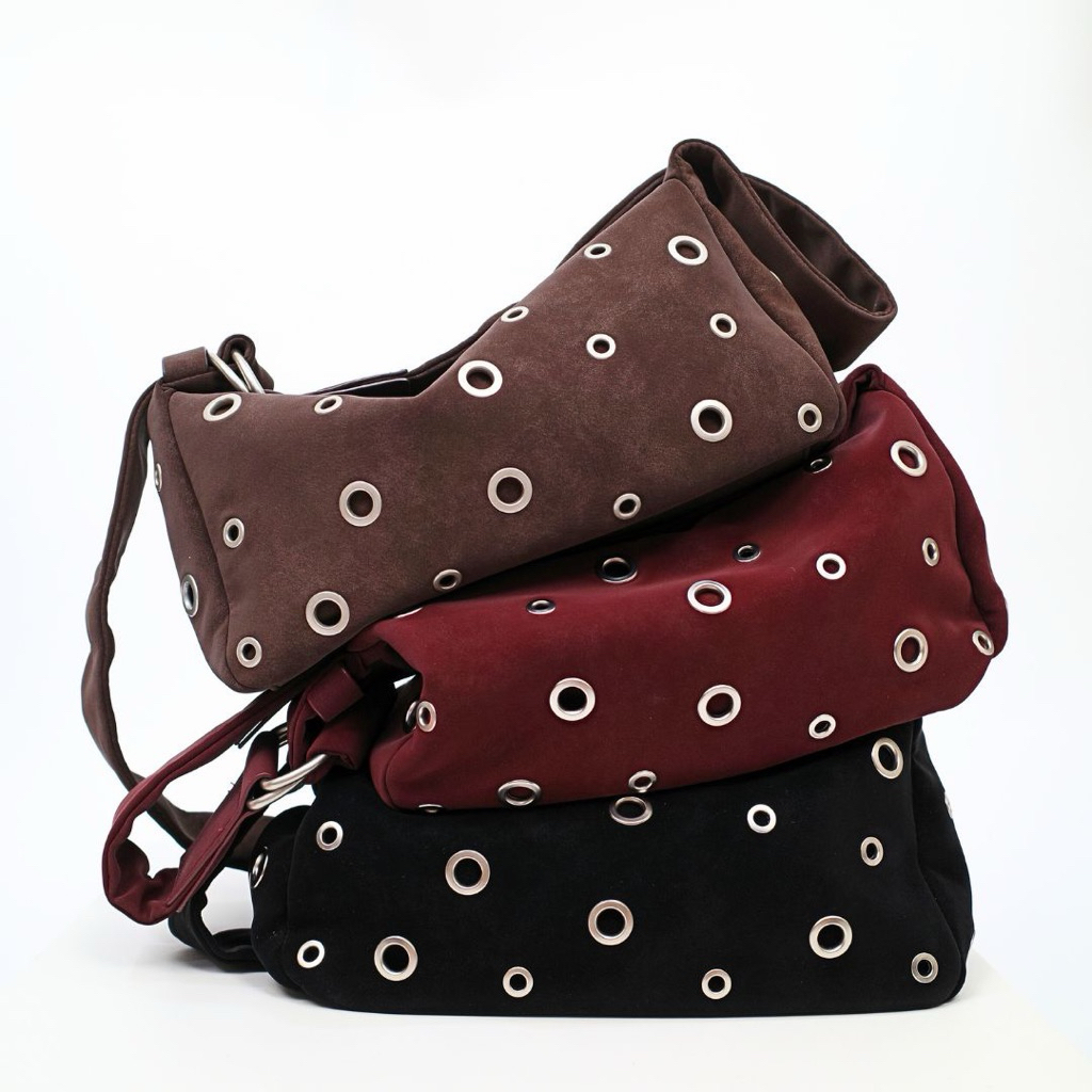 AMUSE BKK - Stella Bag กระเป๋าสะพายไหล่หนังกลับ ดีเทลแต่งห่วงอะไหล่เงินอย่างดี