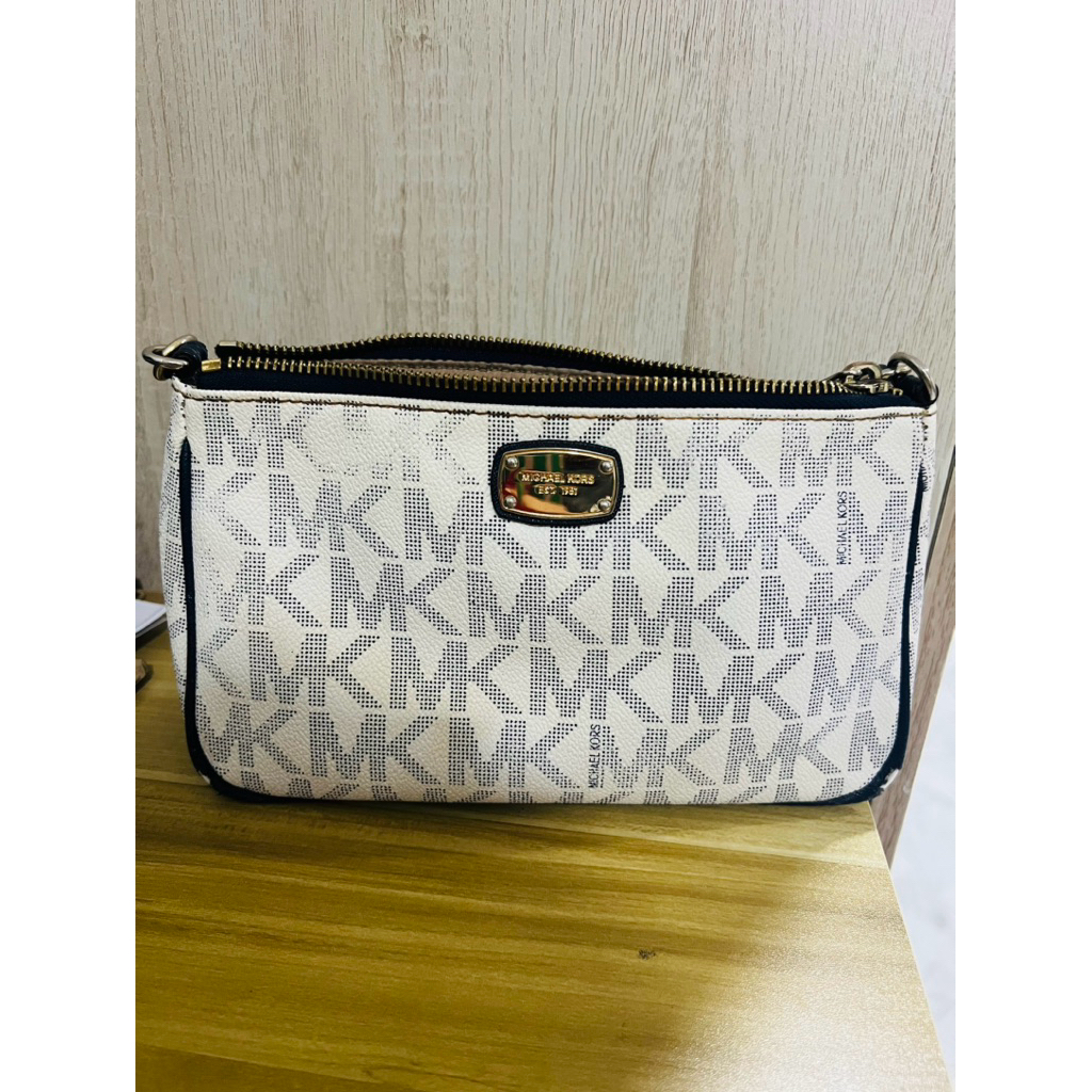 MK 100% มือสอง มีตำหนิ