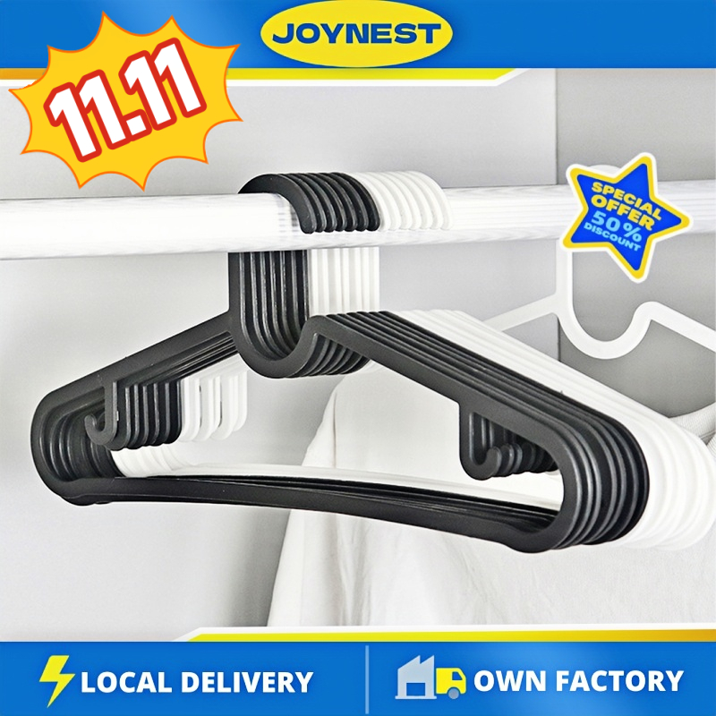 JOYNEST สุดคุ้ม! ไม้แขวนเสื้อแบบบาง 10 ตัว แข็งแรง ทนทาน ไม่ทำให้เสื้อบิดเบี้ยว เก็บเสื้อเรียบร้อยสไตล์มินิมอล