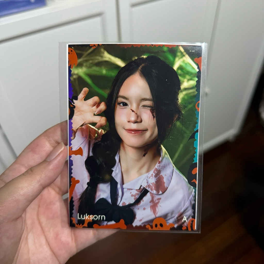 BNK48 photoset Luksorn BNK48, keyring Mirin BNK48