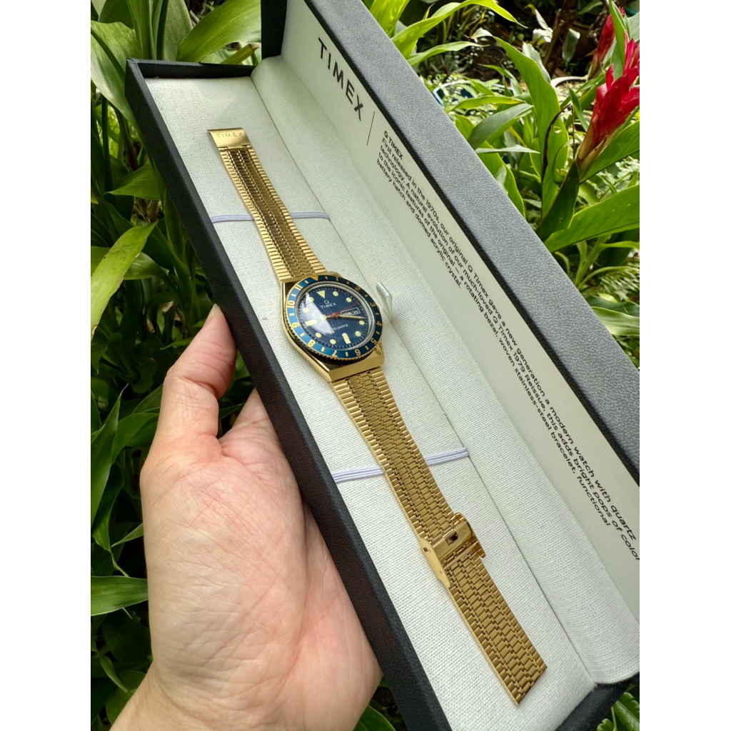 นาฬิกา Timex Q สีทอง