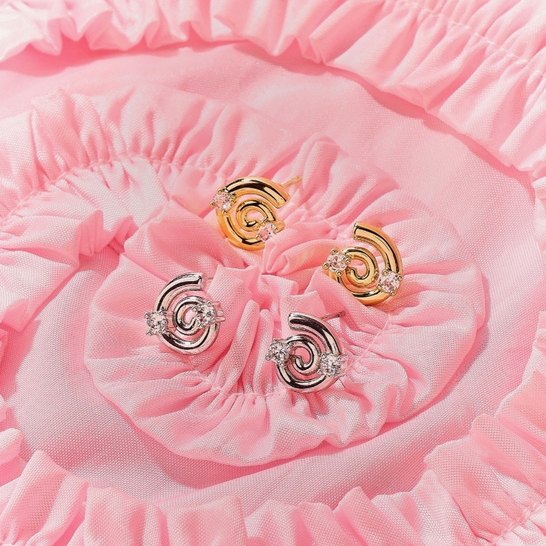 YVIS Trolli Stud Earring