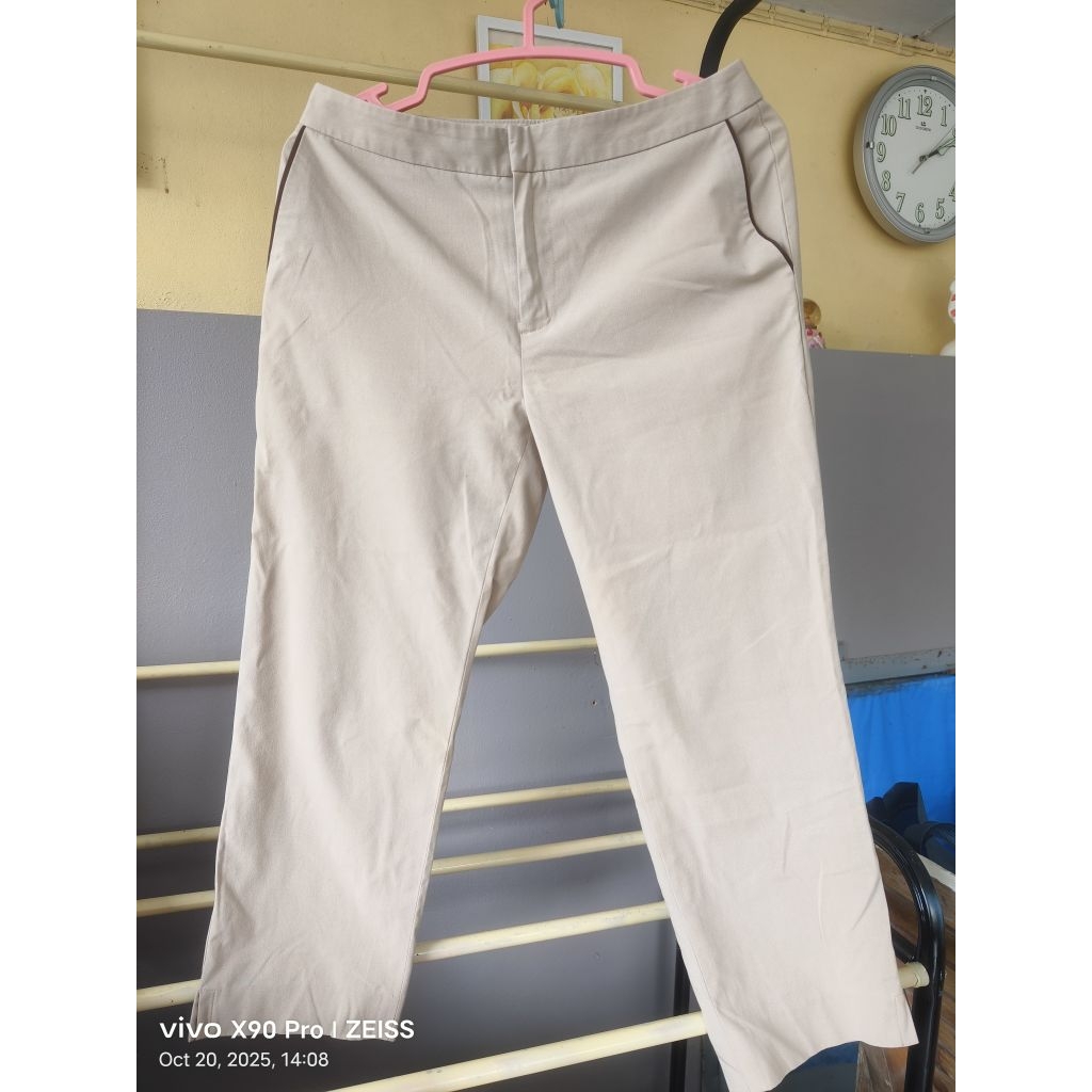 กางเกงขาเดฟ 5 ส่วน แบรนด์ 5.UP professional มือสอง สีครีม ไซส์ 26