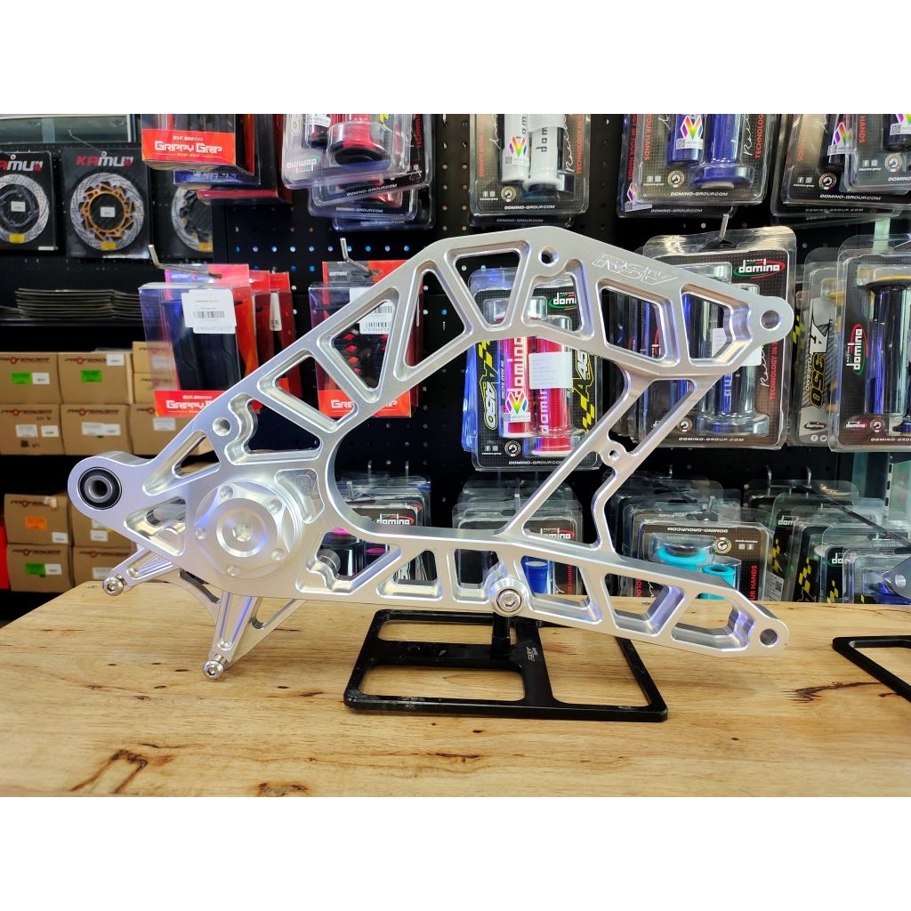 สวิงอาร์ม Forza 350/ADV350 แบรนด์RSVV.4 รุ่นใหม่จับปั้มด้วง/ปักข้าง จาน245มิล