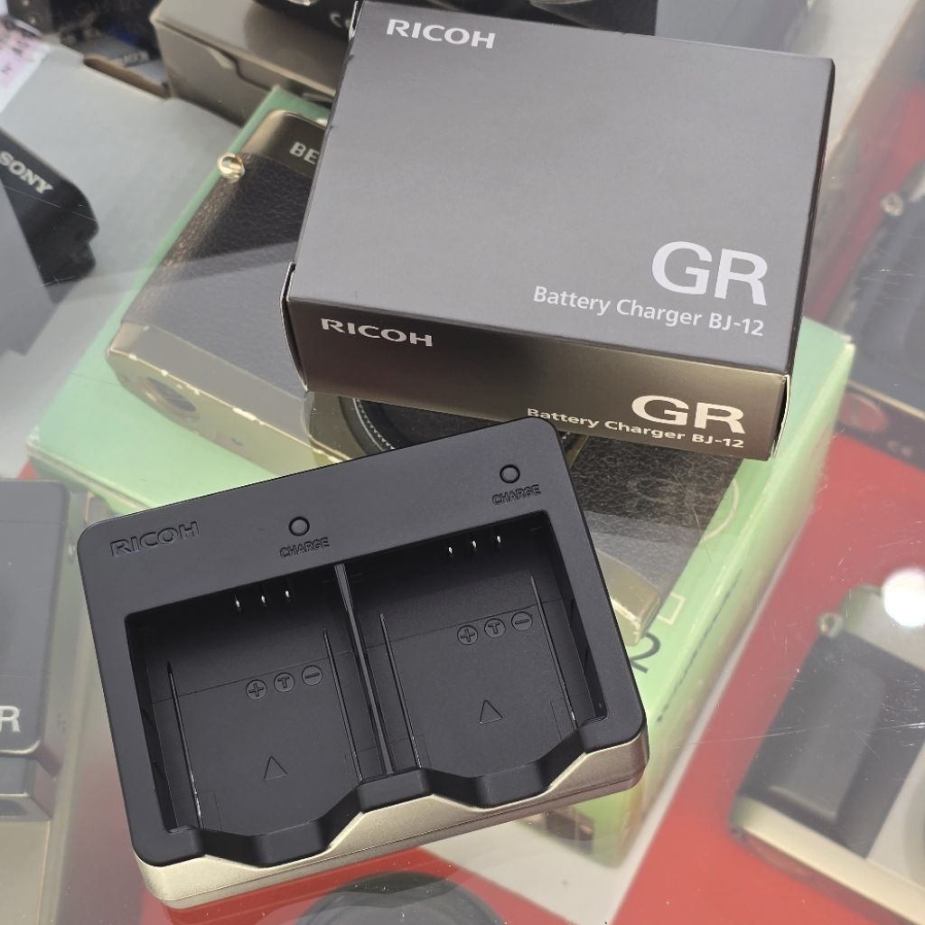 Ricoh BJ-12 charger for GR IV