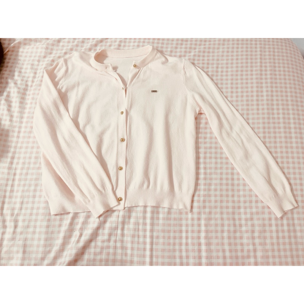 มือ2 ของ suntudio คาดิแกนสีชมพูอ่อน สีคล้ายรูปสุดท้าย ผ้านิ่มมากๆๆๆๆๆๆค่ะ กระดุมทอง อะไหล่เหล็ก