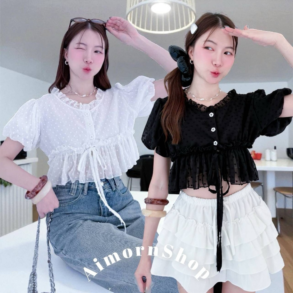 🔥aimorn_shop🔥เสื้อครอปคอเหลี่ยม แต่งระบายน่ารักๆ ผูกโบว์ด้านหน้า ทรงสวยมาก ดีเทลแขนพองทรงสวย
