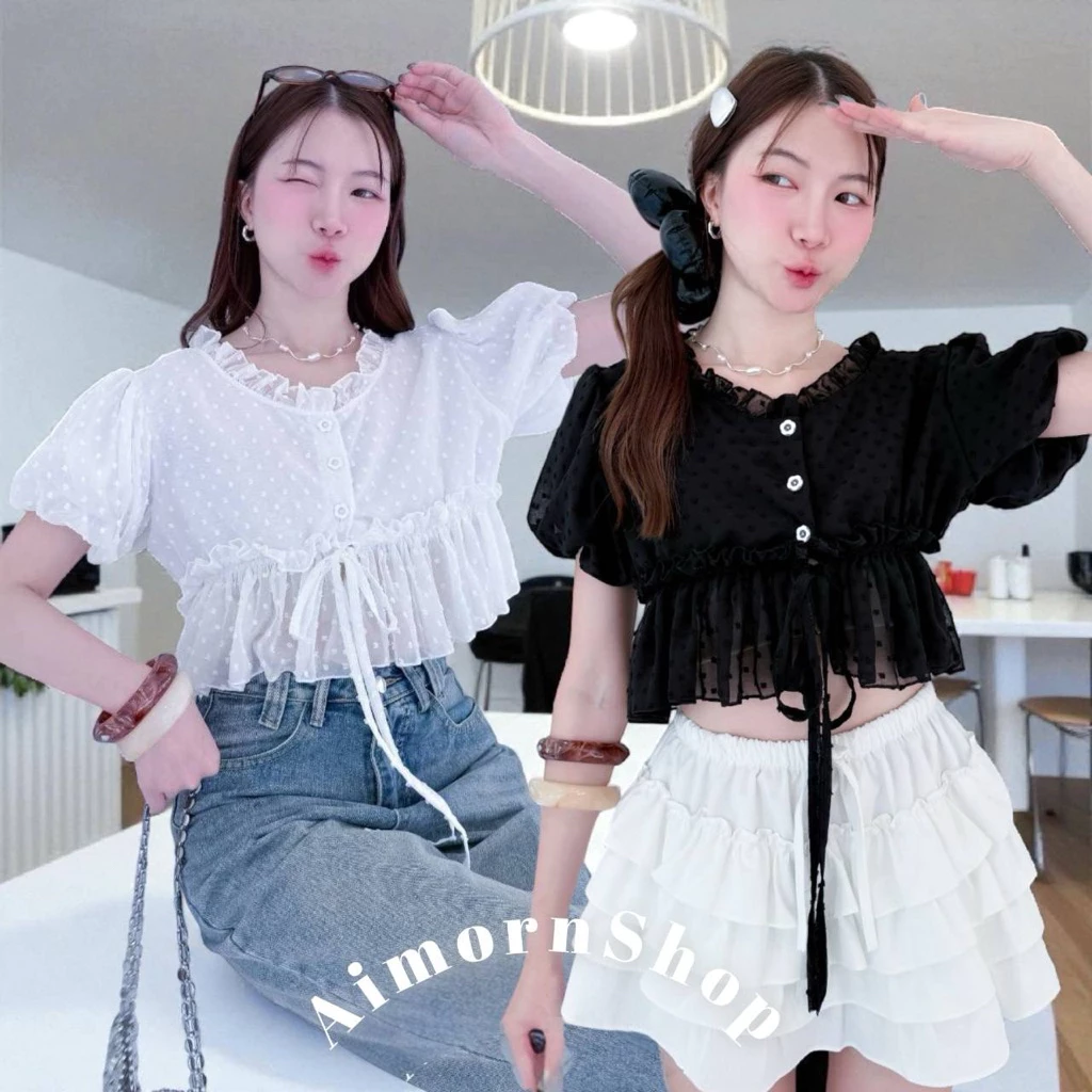 🔥aimorn_shop🔥เสื้อครอปคอเหลี่ยม แต่งระบายน่ารักๆ ผูกโบว์ด้านหน้า ทรงสวยมาก ดีเทลแขนพองทรงสวย
