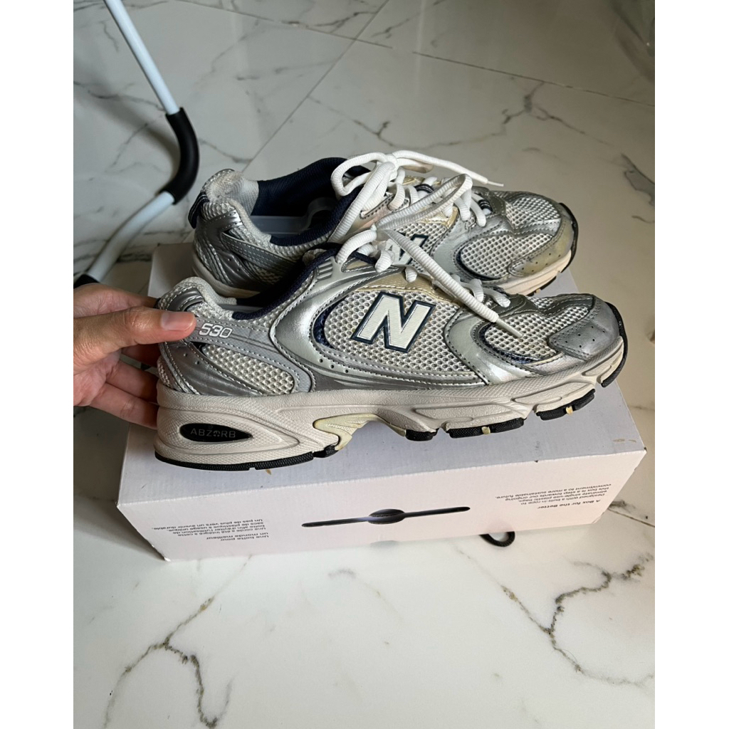 NB 530 มือสอง ✌🏻 สีเงิน size 40.5