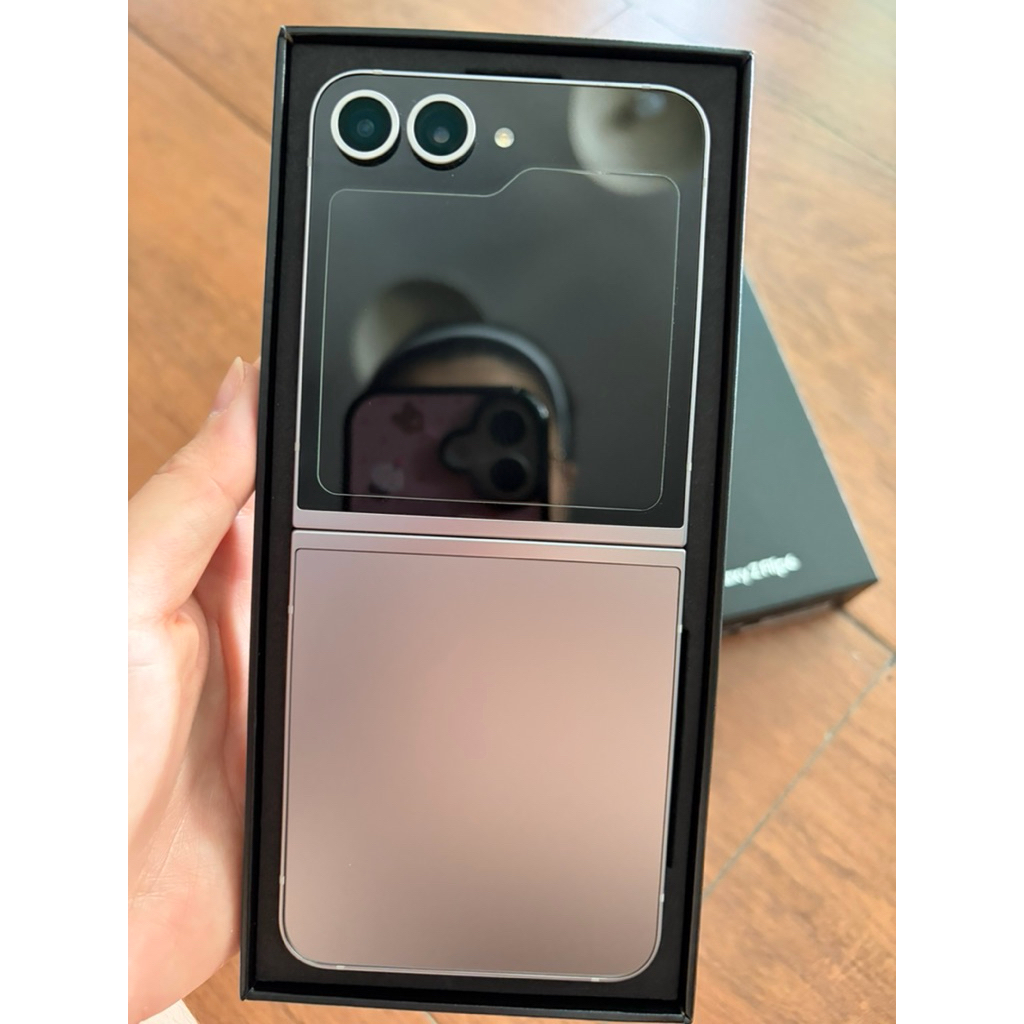 samsung galaxy flip 6 (มือสอง)