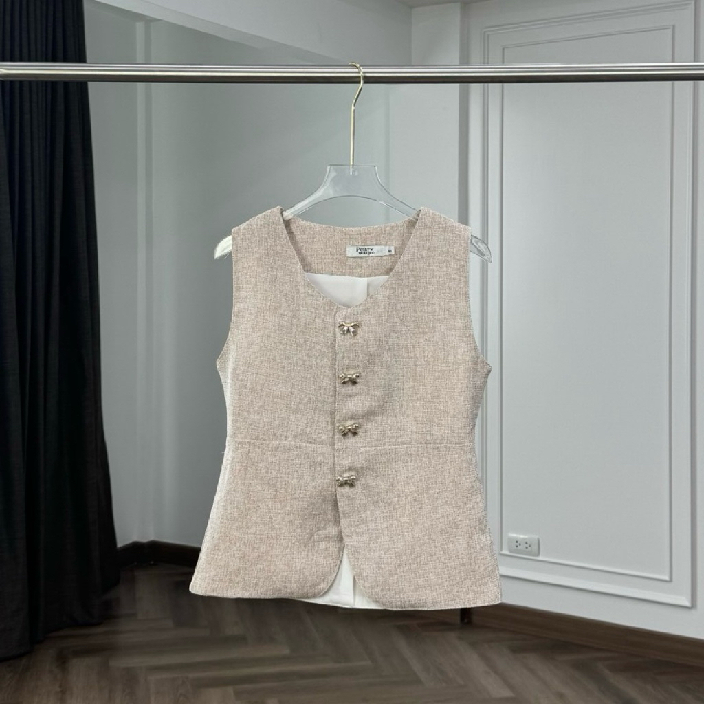 เสื้อรุ่น Demii Top เสื้อกั๊ก กระดุมโบว์ (สีครีม L)