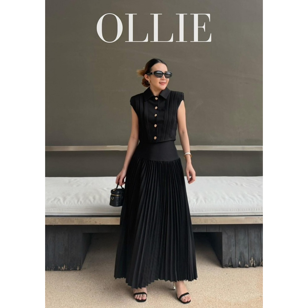 OLLIE ชุดเซ็ตกระโปรงผ้าพลีทสีดำ