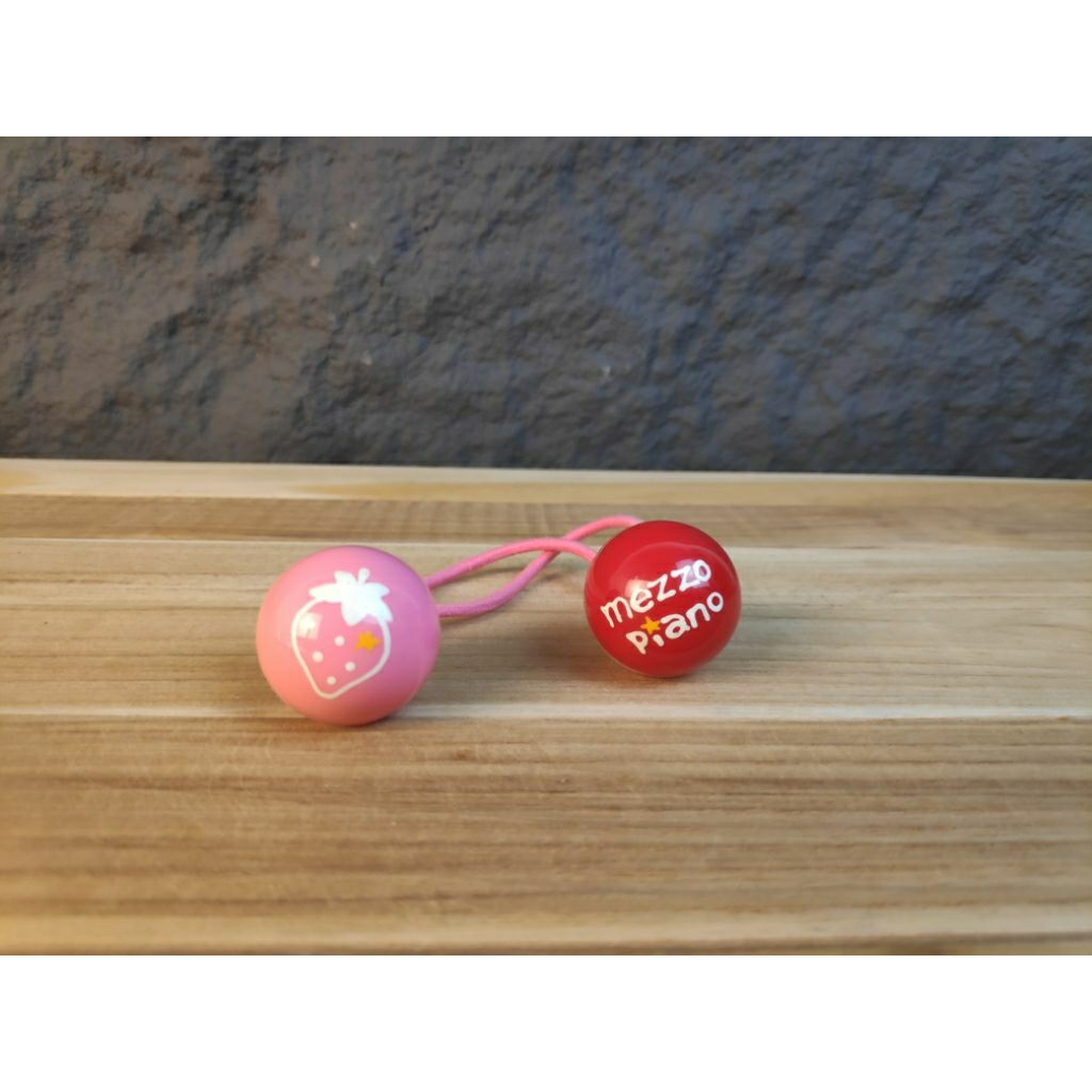 ยางมัดผม mezzo paino มือสองจากญี่ปุ่น 😆 ออกไปรื้อแล้ว ก็ต้องเอาติดมือมาให้เยอะที่สุด 😆