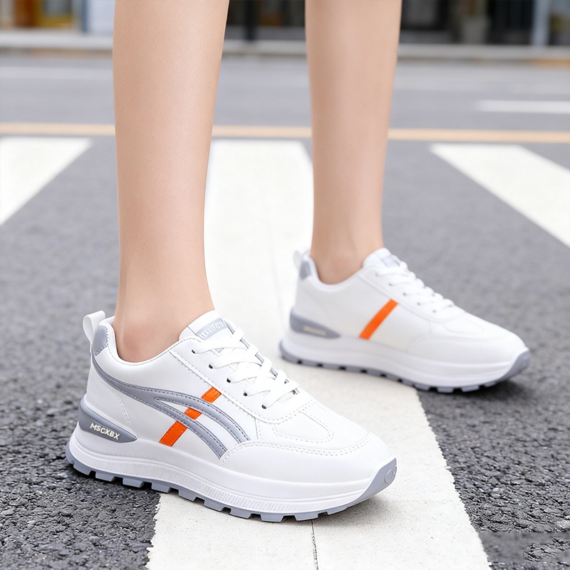 Kawaya รองเท้ากีฬาผู้หญิงสีขาวหนังกันน้ำ รุ่นใหม่ แฟชั่นแมทช์ง่าย พื้นนุ่มกันลื่น เพิ่มความสูงขาเพรียว เหมาะสาวตัวเล็ก