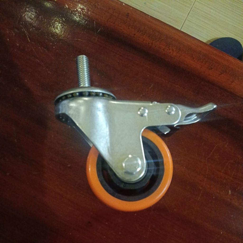 ล้อยางPU.แบบเกลียว M12 (P. 1.75) ล้อหมุนได้ 360 องศา มีลูกปืนล้อ แบบมีเบรคและไม่มีเบรค ราคาต่อ 1 ชิ้น มีล้อ 2 - 3นิ้ว - รูปที่ 3