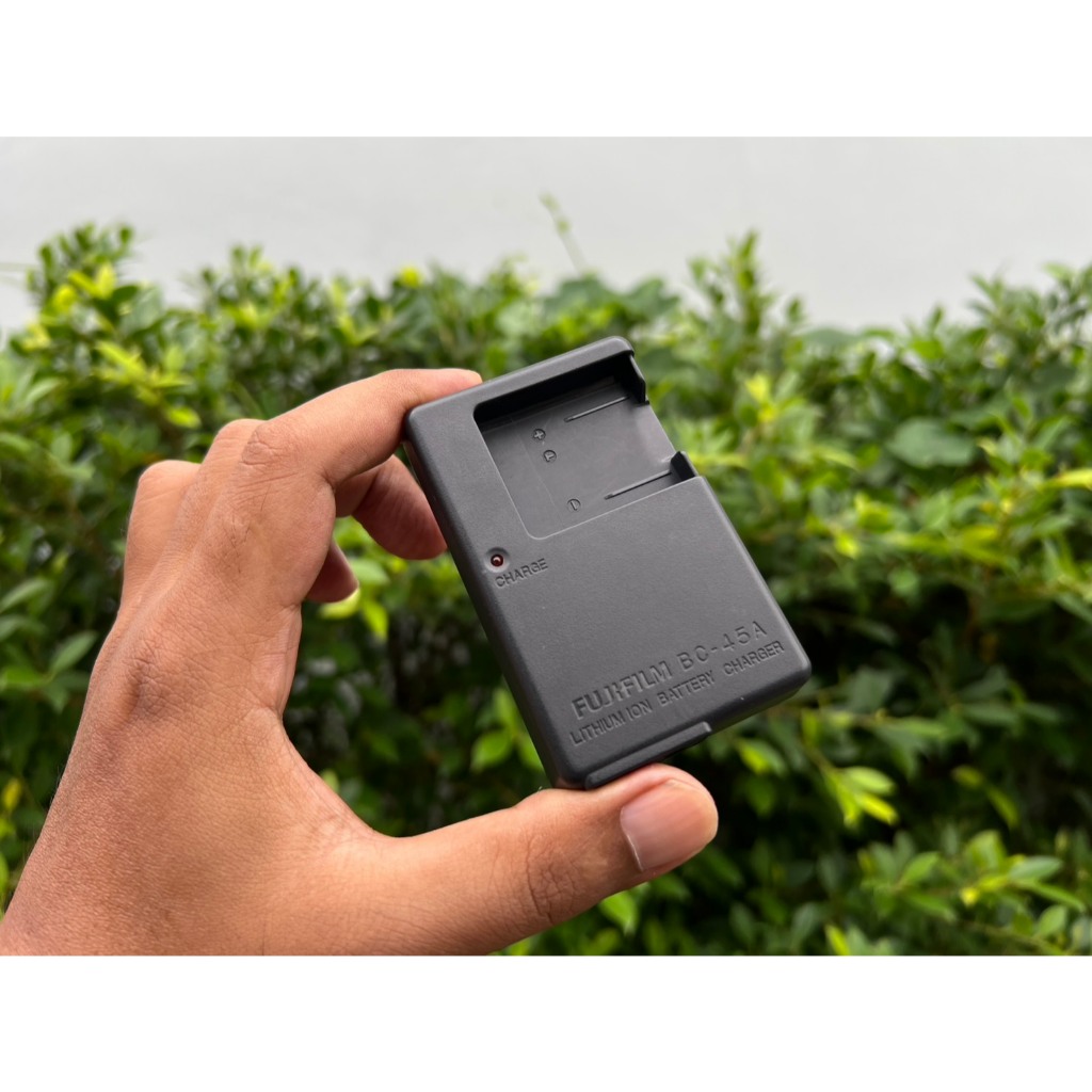 BC-45A มือ 2 แท้ 100% แท่นชาร์จ รางชาร์จ แบตเตอรี่ Fuji NP-45 / NP-45A / NP-45S สภาพสวย พร้อมสายไฟ