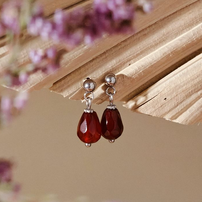 Vachana - Red Agate Pomegranate Seed Ball Stud Earrings (ต่างหูเมล็ดทับทิมพลอยแท้)
