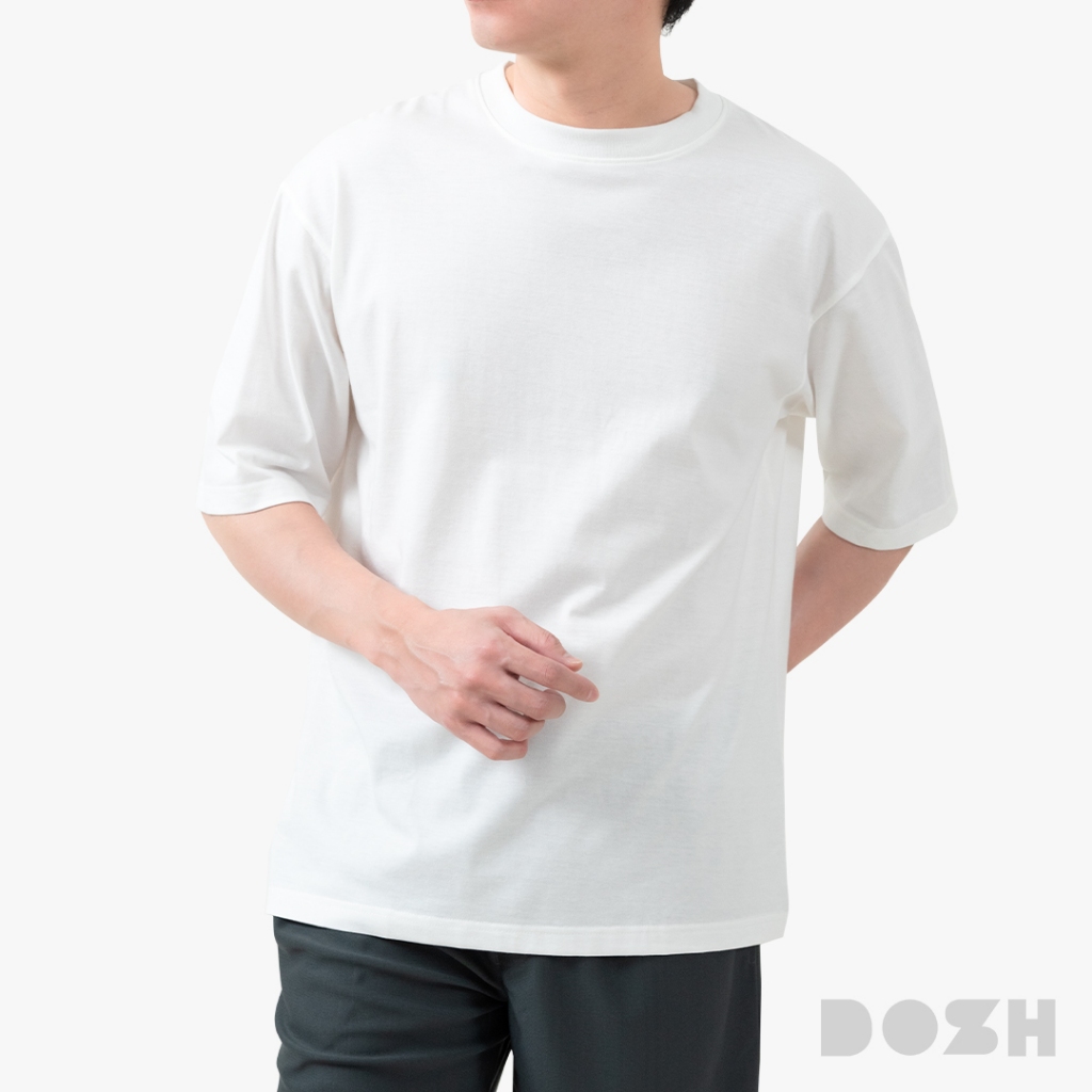 DOSH-UT MEN'S OVERSIZED BASIC T-SHIRTS เสื้อยืดคอกลมสีพื้น (ขาว) UTMT5016 (S-2XL)