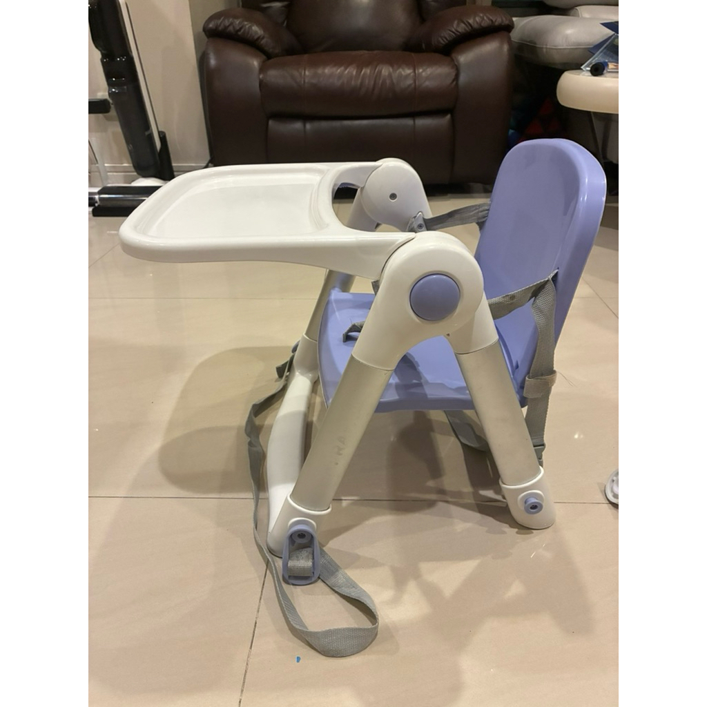 (ปรับราคาลง)เก้าอี้เด็กพับได้ Flippa ของแท้ มือสอง สภาพ 50%