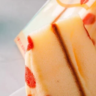 มูสเค้กลายจุด รสสตอเบอร์รี่ (1 ลังมี 20 ชิ้น)