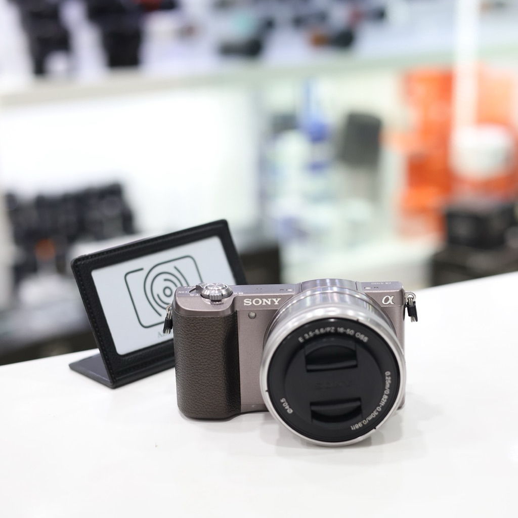 Sony a5100 สีน้ำตาล พร้อม​เลนส์ สภาพสวย