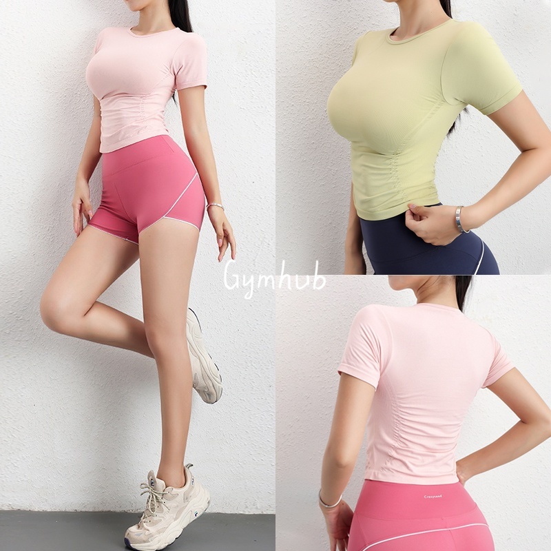 GYMHUB เสื้อกีฬาฟิตเนสวิ่งแขนสั้นจีบรอบเอวโยคะระบายอากาศสำหรับผู้หญิง