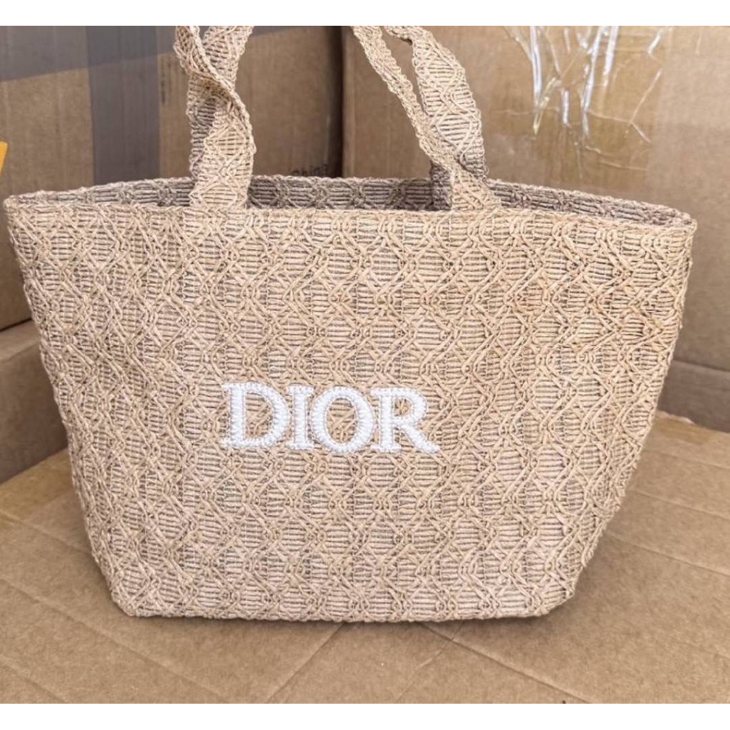 รวมรุ่น กระเป๋า Dior Beauty Pouch  กระเป๋า/Dior VIP Tote Bag Exclusive
