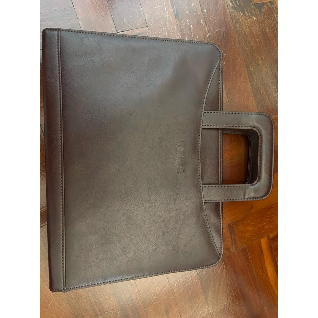 กระเป๋าหนังทำงานยี่ห้อ Ultimoใส่ Notebook