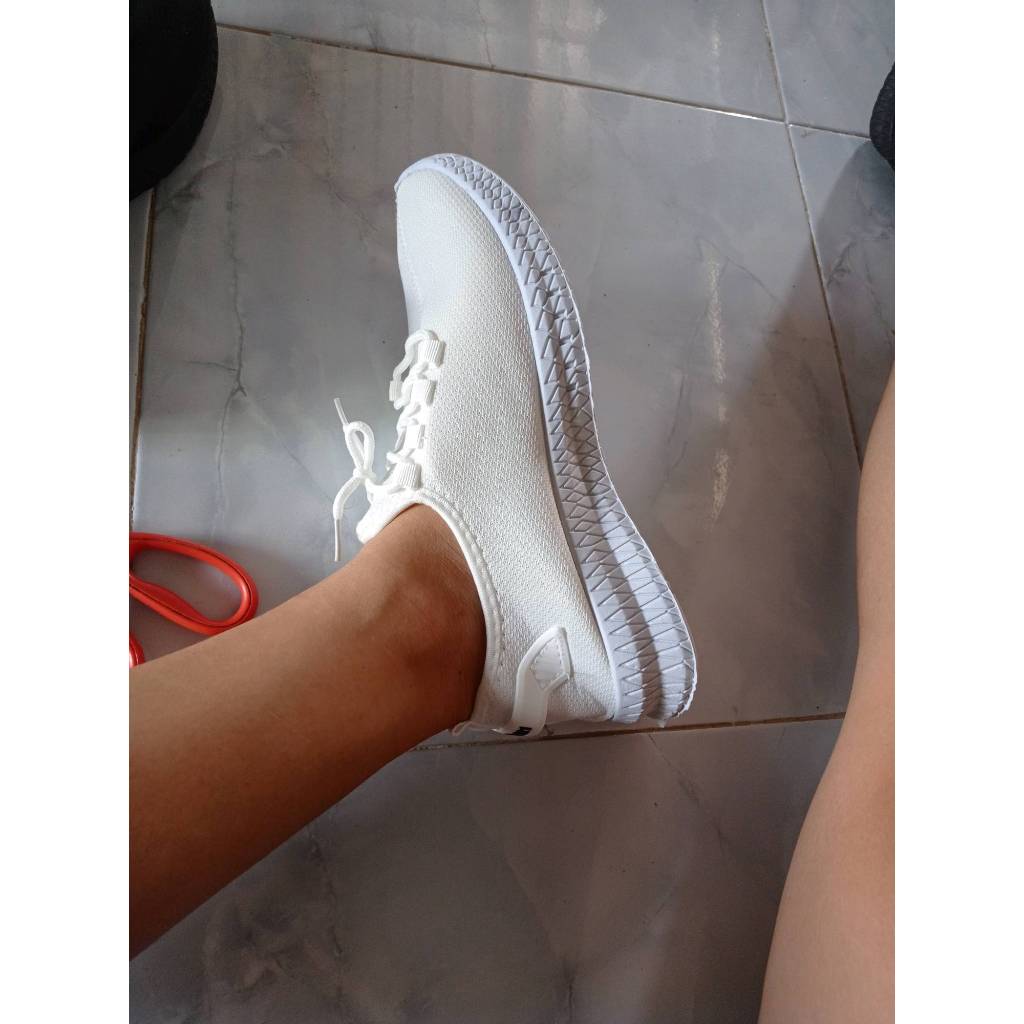 15รองเท้าผ้าใบสีขาว ทำความสะอาดง่าย คลาสสิกตลอดกาล