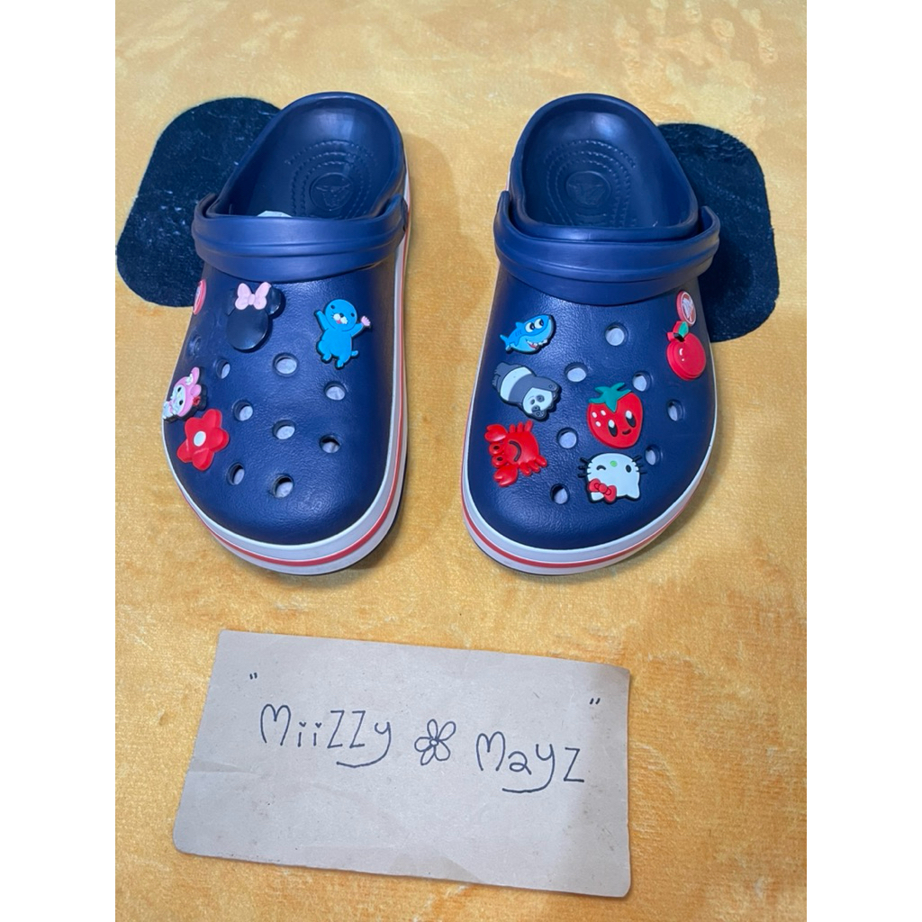 crocs สีกรมคาดแดง ของแท้100% m7 w9 size  40