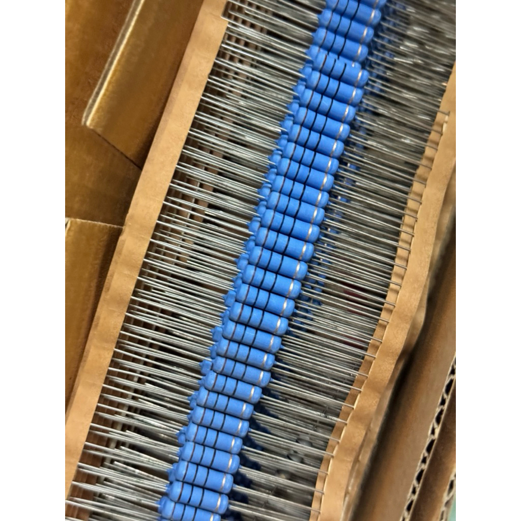 R 10โอม 3W 5ตัว ตัวต้านทาน ตัวต้านทานทนร้อน, ตัวต้านทานแถบสี ,ตัวต้านทานทนร้อน