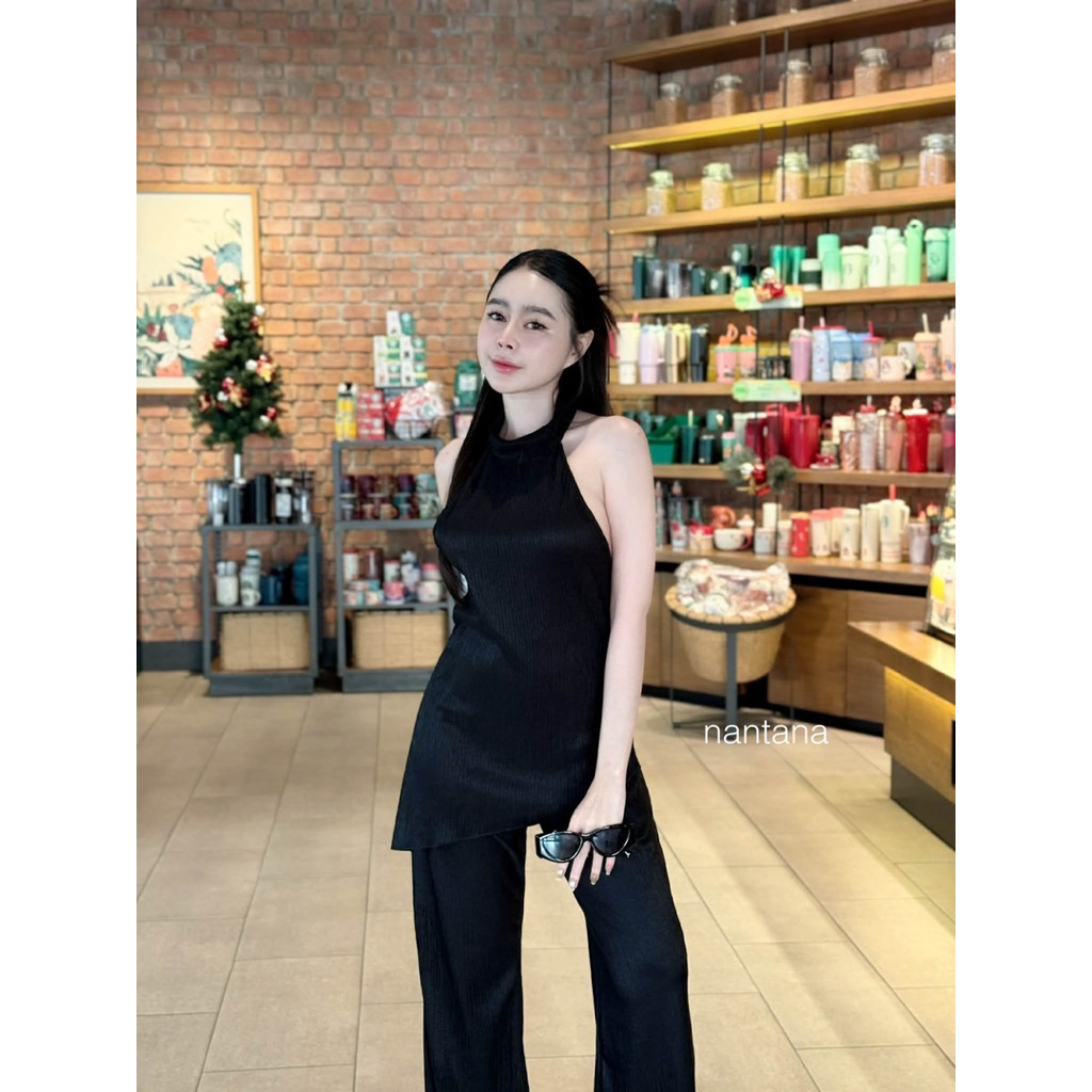 เสื้อคล้องคอเว้าหลัง ใส่สวยๆสับๆ มาพร้อมกางเกงขายาวทรงสวย แพทเทิลเป๊ะ