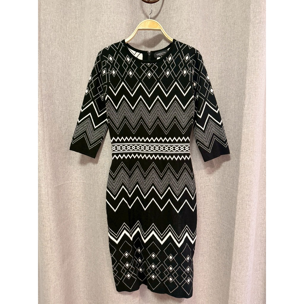 🍒[Emilia] Geometric Pattern Stretch Knit Dress in Black