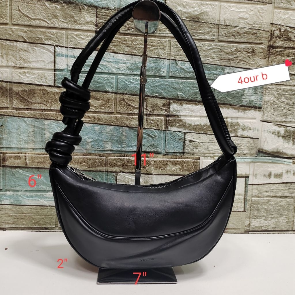 4our b แท้100% พร้อมส่ง