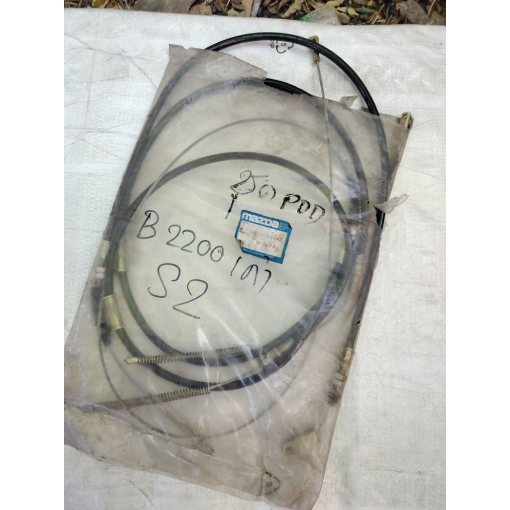 สายเบรคมือของใหม่ mazda b 2200 รุ่น เครื่อง s2 3 เส้น 1 ชุดราคา 1,500 บาทโทร 097-234-3670