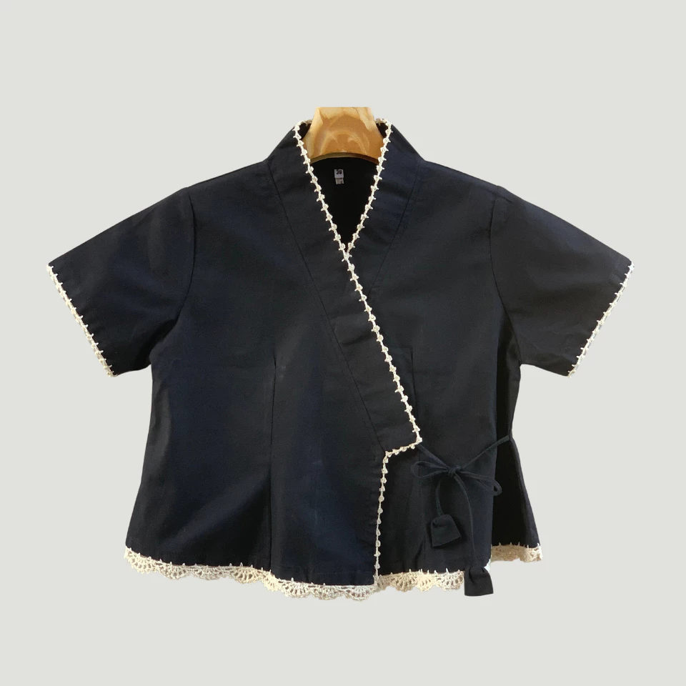 เสื้อผ้าฝ้ายผู้หญิง ซอมพอป้ายผูกข้าง แขนสั้นถักมือฝีมือ สวมสบายได้ทุกฤดู ใส่ทำงาน ใส่เที่ยวชิลชิล ดูเรียบร้อยสวยน่ารัก